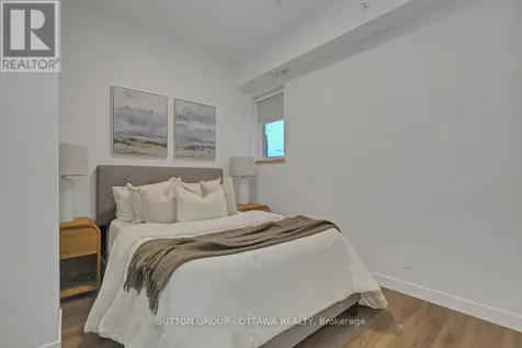 399 Winston Avenue Ottawa ON K2A 1Y8