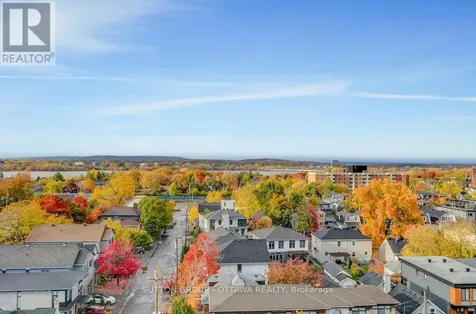 399 Winston Avenue Ottawa ON K2A 1Y8