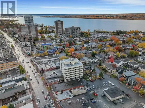 399 Winston Avenue Ottawa ON K2A 1Y8