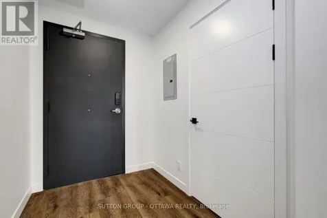 399 Winston Avenue Ottawa ON K2A 1Y8