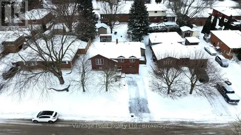 154 15th Ave Close Hanover ON N4N 3P8