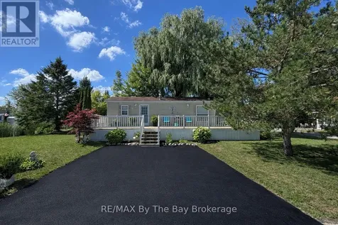 15 Huron Circle Wasaga Beach ON L9Z 1X7