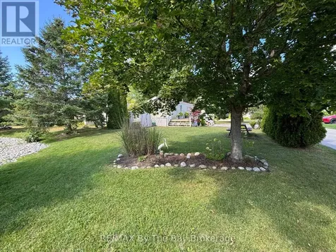15 Huron Circle Wasaga Beach ON L9Z 1X7