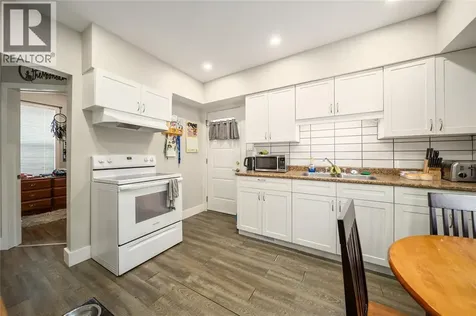 404 Russell Street Sarnia ON N7T 3M7