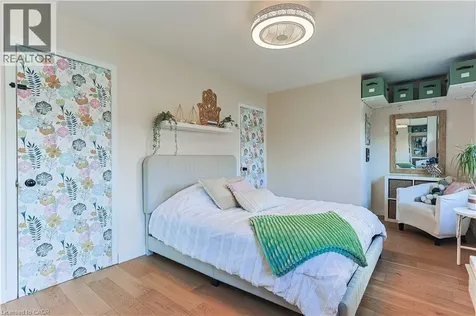 5475 Lakeshore Road Burlington ON L7L 1E1