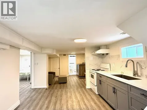 1116 Wyandotte East Windsor ON N9A 3K2
