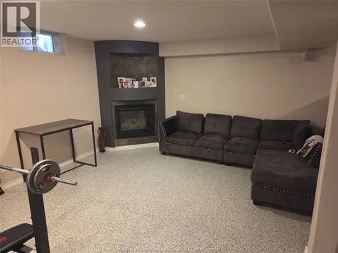 110 Sylvano Crescent Lakeshore ON N9K 1E4