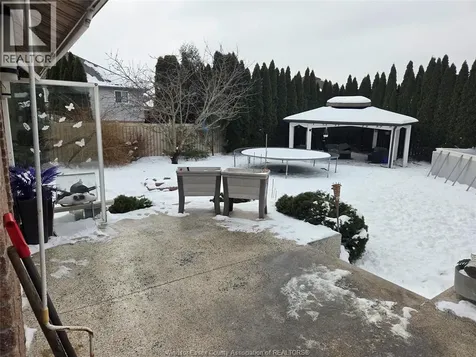 110 Sylvano Crescent Lakeshore ON N9K 1E4