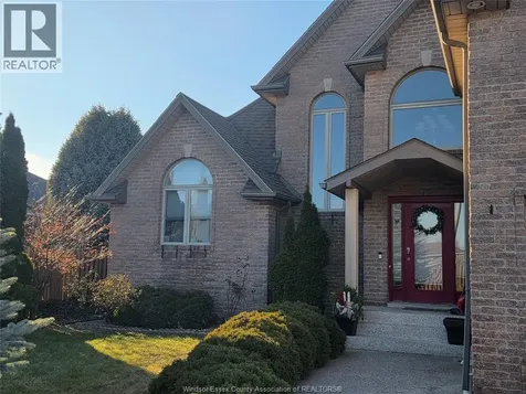 110 Sylvano Crescent Lakeshore ON N9K 1E4