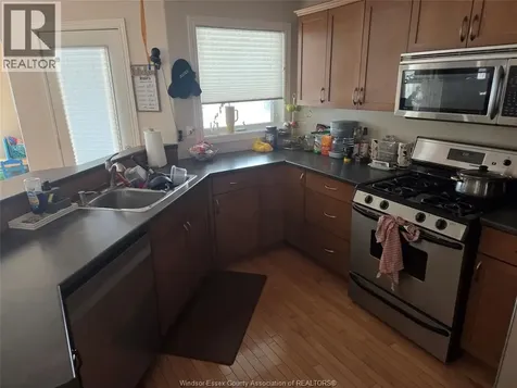 110 Sylvano Crescent Lakeshore ON N9K 1E4