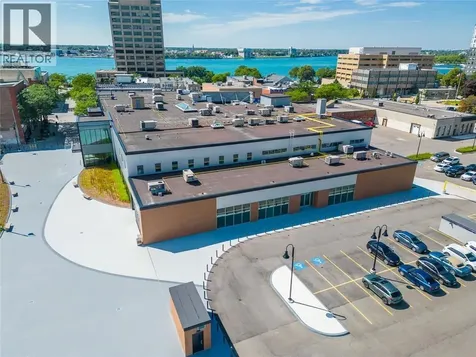 162 Lochiel Street Sarnia ON N7T 5V2