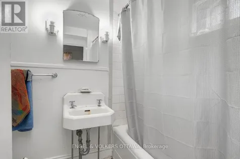 258 Kent Street Ottawa ON K2P 2A2