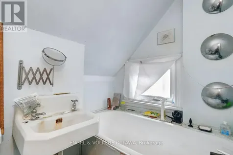 258 Kent Street Ottawa ON K2P 2A2