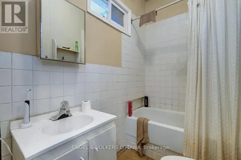 256 Kent Street North Ottawa ON K2P 2A2