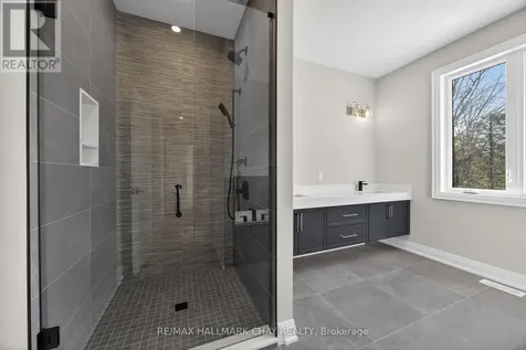 86 37th Street North Wasaga Beach ON L9Z 2B5