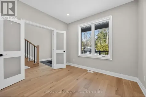 86 37th Street North Wasaga Beach ON L9Z 2B5