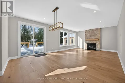 86 37th Street North Wasaga Beach ON L9Z 2B5