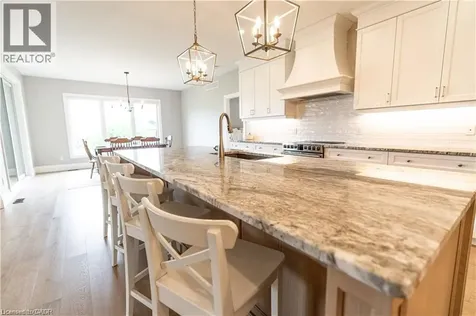 21 Hudson Drive Brantford ON N3T 0V6