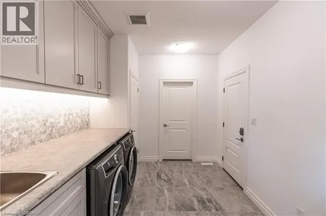 21 Hudson Drive Brantford ON N3T 0V6