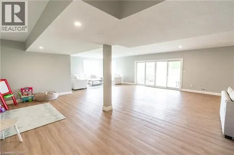 21 Hudson Drive Brantford ON N3T 0V6