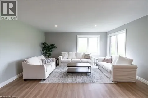 21 Hudson Drive Brantford ON N3T 0V6