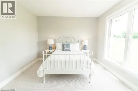 21 Hudson Drive Brantford ON N3T 0V6