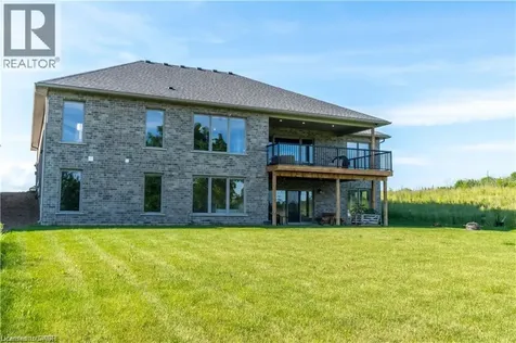 21 Hudson Drive Brantford ON N3T 0V6