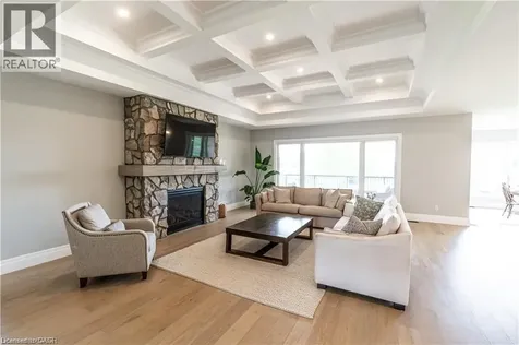 21 Hudson Drive Brantford ON N3T 0V6