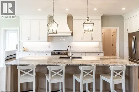 21 Hudson Drive Brantford ON N3T 0V6