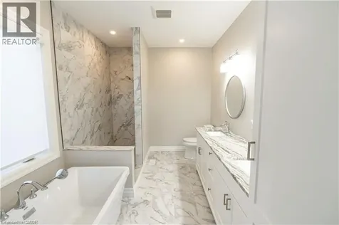 15 Hudson Drive Brantford ON N3T 0V6