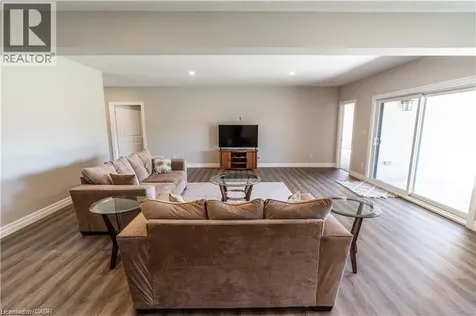 15 Hudson Drive Brantford ON N3T 0V6