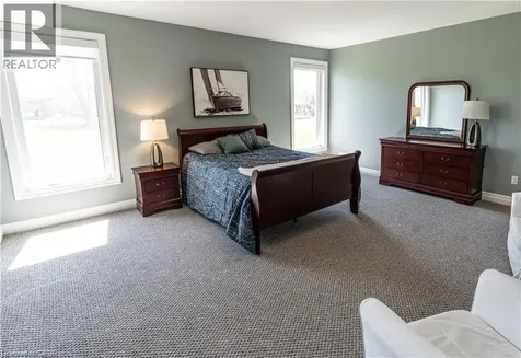 15 Hudson Drive Brantford ON N3T 0V6
