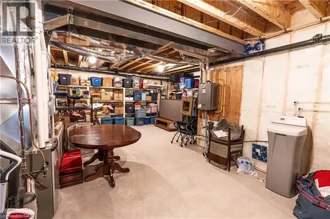 15 Hudson Drive Brantford ON N3T 0V6