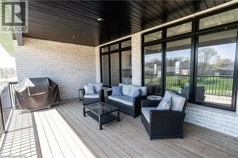 15 Hudson Drive Brantford ON N3T 0V6