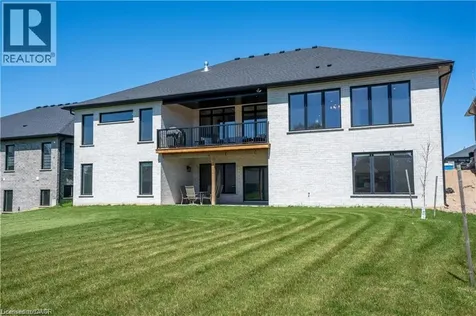 15 Hudson Drive Brantford ON N3T 0V6