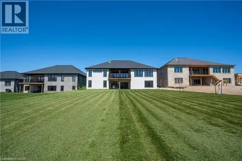 15 Hudson Drive Brantford ON N3T 0V6