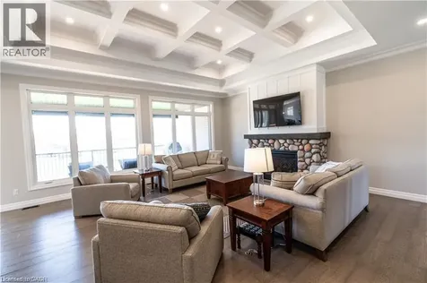 15 Hudson Drive Brantford ON N3T 0V6