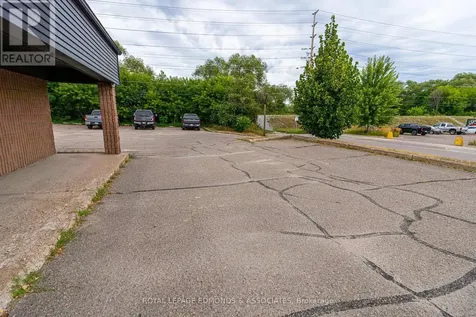 100 Victoria Street Pembroke ON K8A 8E1