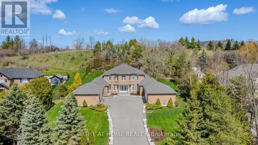 6 Lord Duncan Court Clarington ON L1E 1Z5