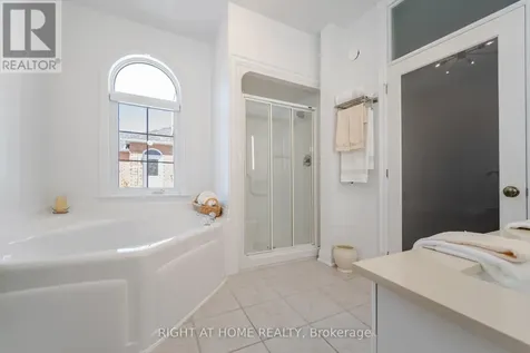 6 Lord Duncan Court Clarington ON L1E 1Z5
