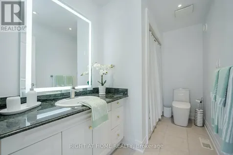 6 Lord Duncan Court Clarington ON L1E 1Z5
