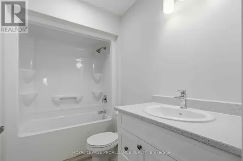 41 Clayton John Avenue Brighton ON K0K 1H0