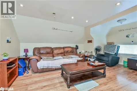 139 Balsam Avenue South Hamilton ON L8M 3B6