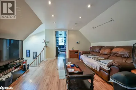 139 Balsam Avenue South Hamilton ON L8M 3B6