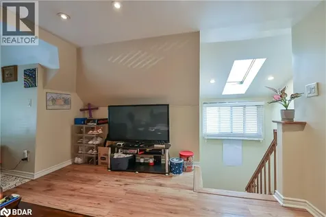 139 Balsam Avenue South Hamilton ON L8M 3B6