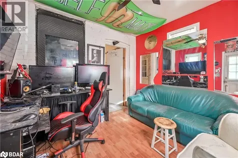 139 Balsam Avenue South Hamilton ON L8M 3B6