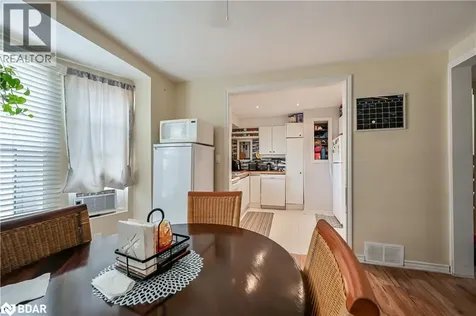 139 Balsam Avenue South Hamilton ON L8M 3B6