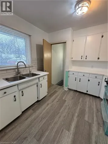 118 Jacobson Avenue St. Catharines ON L2T 3A5