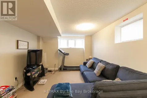 48 Rose Valley Way Wasaga Beach ON L9Z 3C4