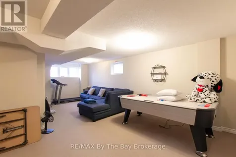 48 Rose Valley Way Wasaga Beach ON L9Z 3C4